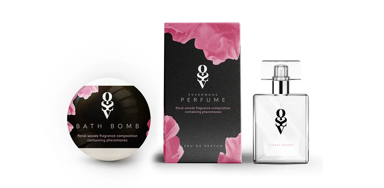 Zdjęcie z kosmetykami Obsessive: kula do kąpieli i perfumy