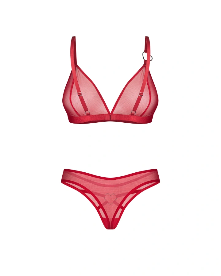 Czerwony komplet z ozdobnym sercem