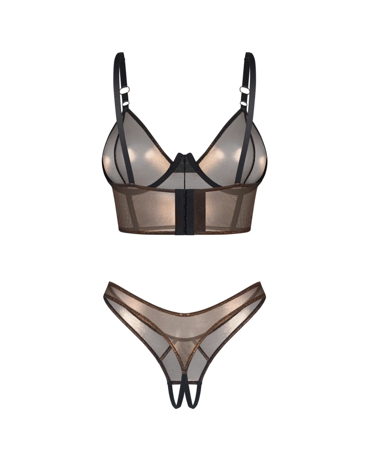 Połyskujący top i stringi otwarte